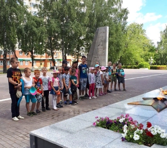 Воспитанники ОДПН совершили путешествие по улицам города Ступино. Посетили местные достопримечательности, мемориал памяти.