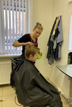 Воспитанники Службы комплексной помощи детям посетили парикмахерскую "Тип-топ".Не устает благодарить наших постоянных волонтеров,за предоставленную возможность!