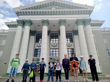 Сегодня дети летнего лагеря посетили Ступинский Дворец культуры и посмотрели фильм"Королевство кривых зеркал"