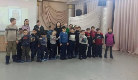 Сегодня в ДК "Металлург" проведено мероприятие, в честь И.А. Крылова. Дети отвечали на вопросы викторины и вспомнили басни.